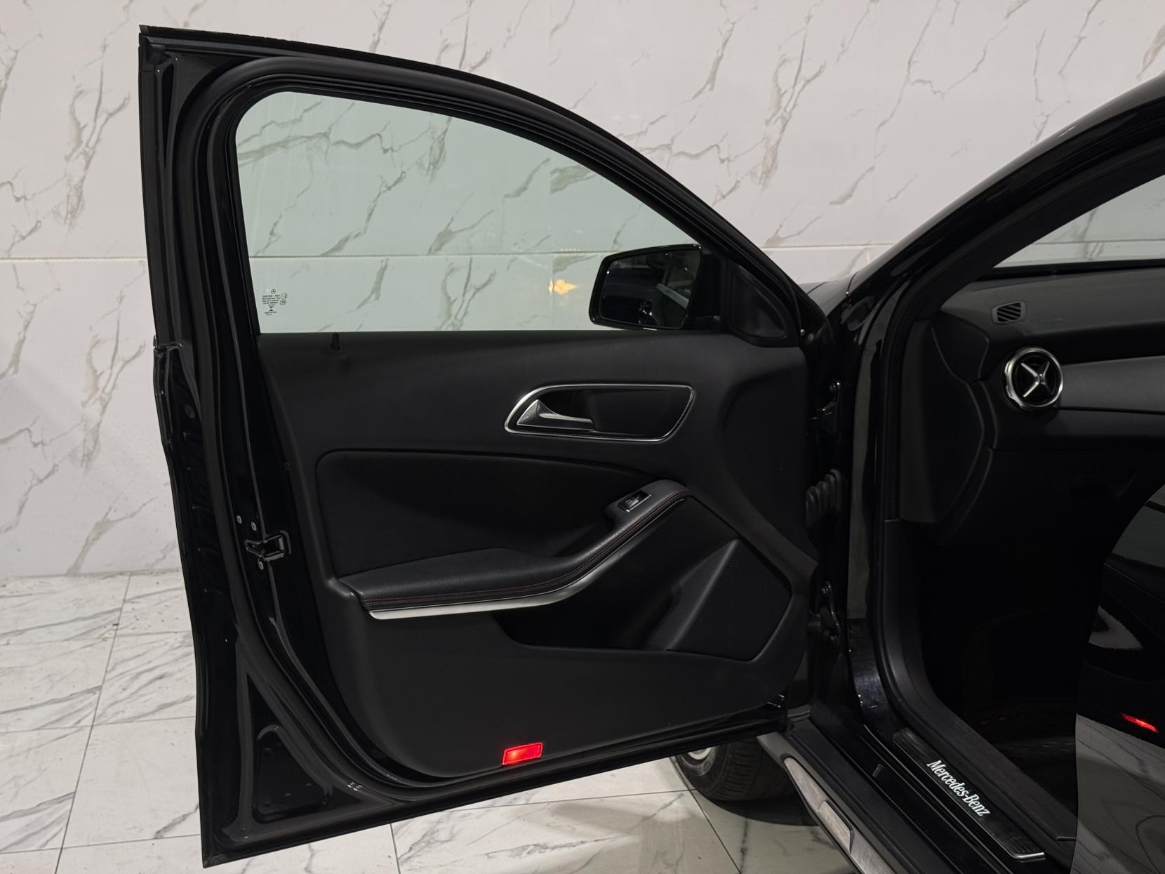 Mercedes-Benz GLA 2.1 GLA220d AMG Line SUV 5dr Diesel 7G-DCT 4MATIC Euro 6 (s/s) (177 ps)