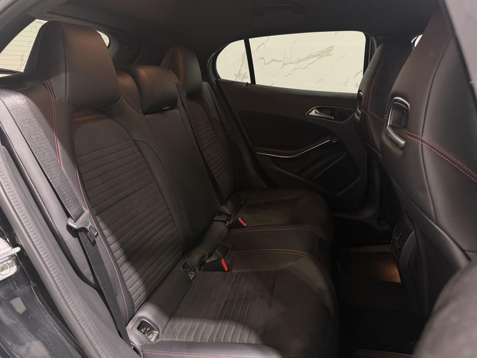 Mercedes-Benz GLA 2.1 GLA220d AMG Line SUV 5dr Diesel 7G-DCT 4MATIC Euro 6 (s/s) (177 ps)