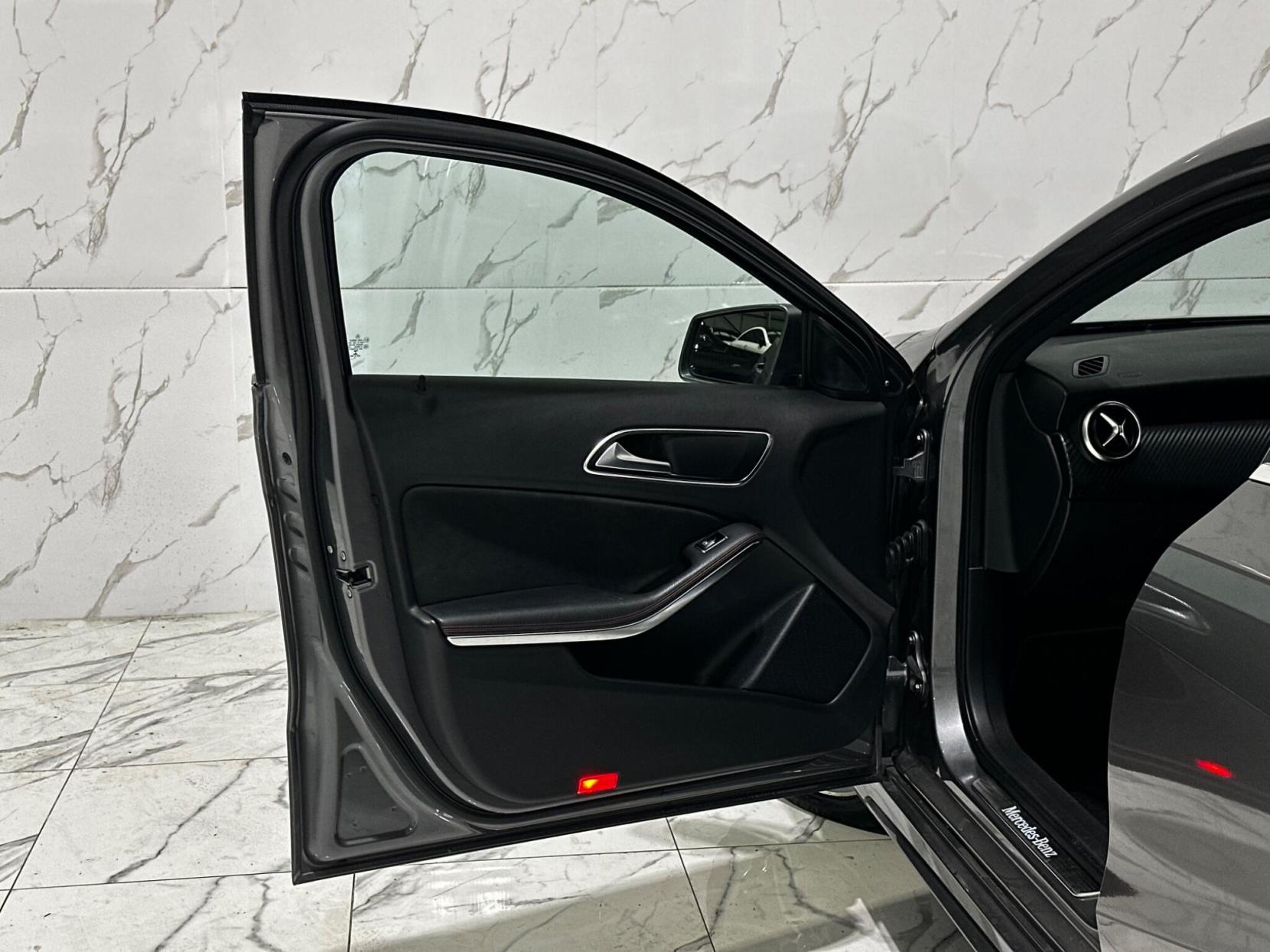 Mercedes-Benz A Class 1.5 A180d AMG Line 7G-DCT Euro 6 (s/s) 5dr