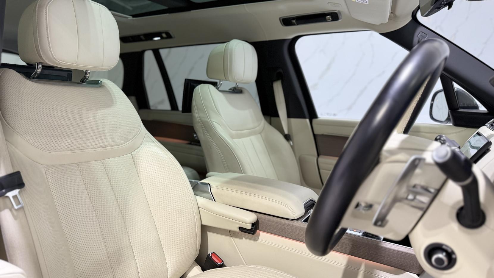 Land Rover Range Rover 3.0 P440e 38.2kWh First Edition SUV 5dr Petrol Plug-in Hybrid Auto 4WD Euro 6 (s/s) (LWB) (440 ps)