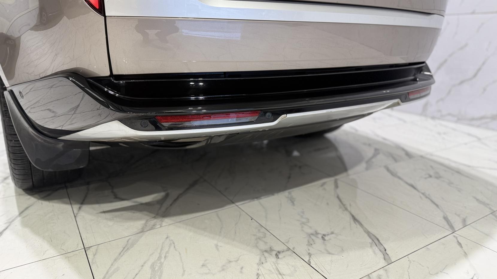 Land Rover Range Rover 3.0 P440e 38.2kWh First Edition SUV 5dr Petrol Plug-in Hybrid Auto 4WD Euro 6 (s/s) (LWB) (440 ps)