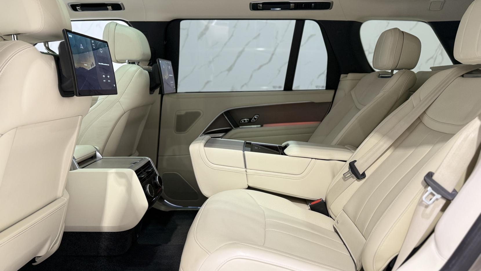 Land Rover Range Rover 3.0 P440e 38.2kWh First Edition SUV 5dr Petrol Plug-in Hybrid Auto 4WD Euro 6 (s/s) (LWB) (440 ps)