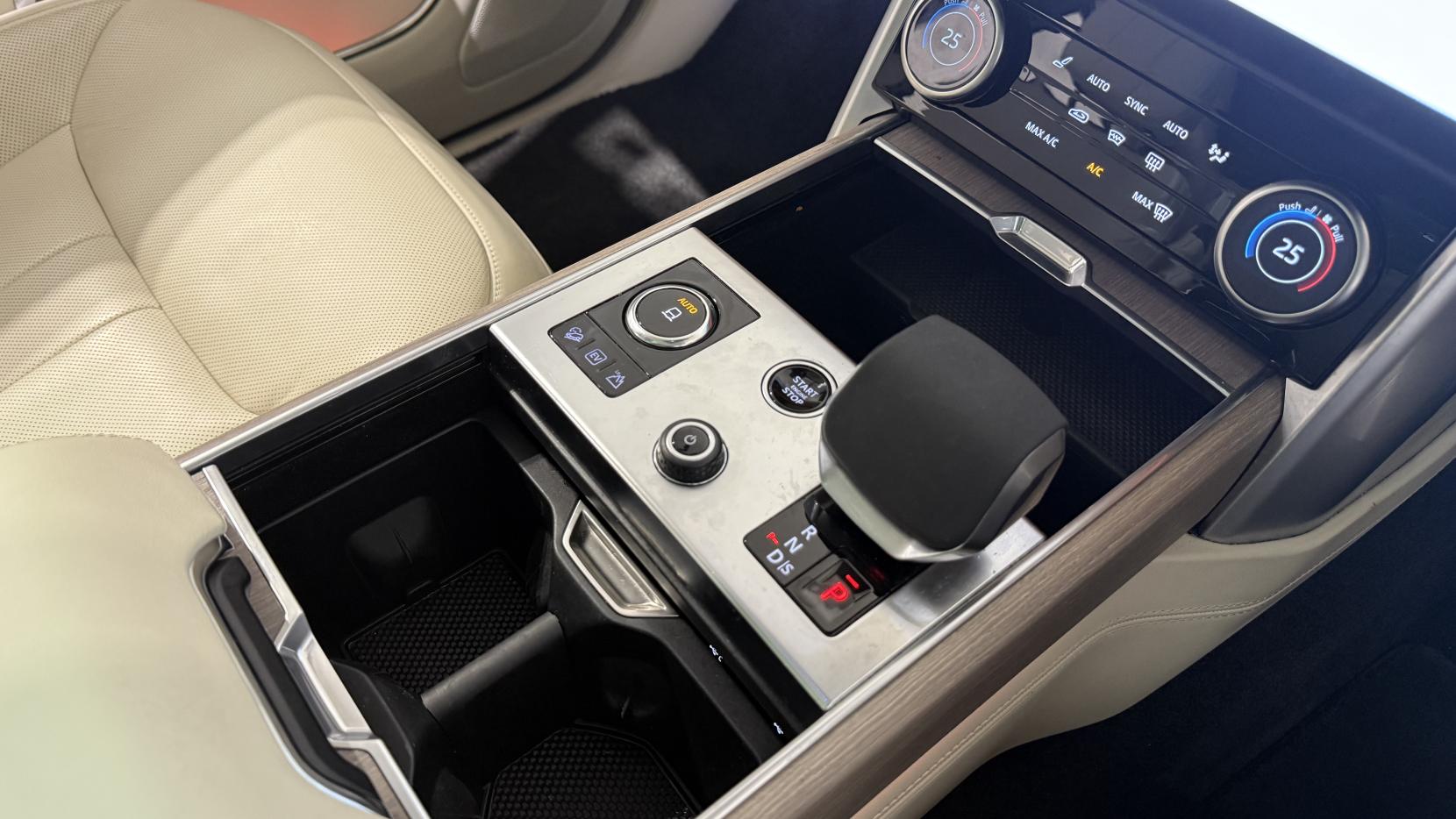 Land Rover Range Rover 3.0 P440e 38.2kWh First Edition SUV 5dr Petrol Plug-in Hybrid Auto 4WD Euro 6 (s/s) (LWB) (440 ps)