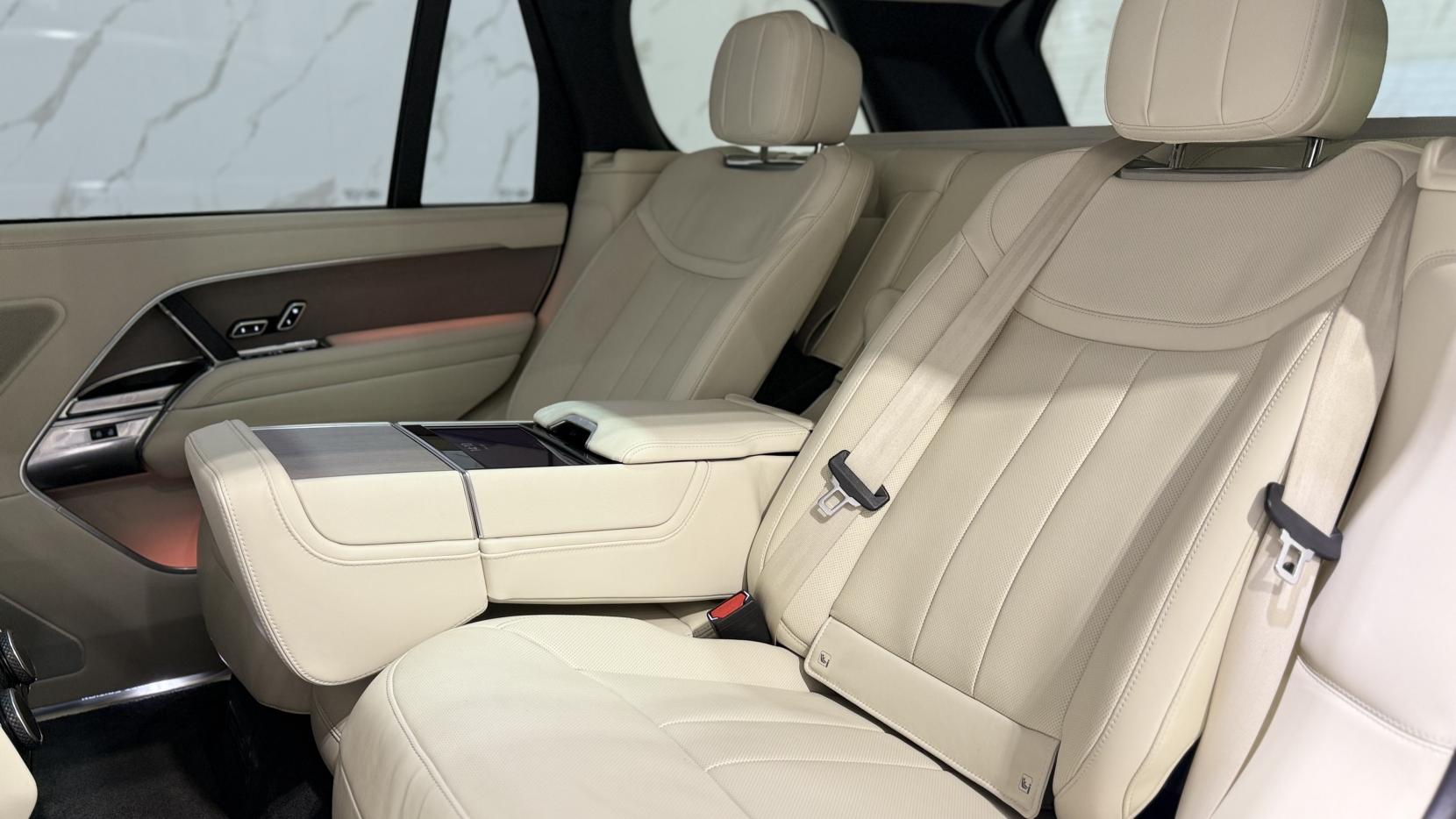 Land Rover Range Rover 3.0 P440e 38.2kWh First Edition SUV 5dr Petrol Plug-in Hybrid Auto 4WD Euro 6 (s/s) (LWB) (440 ps)