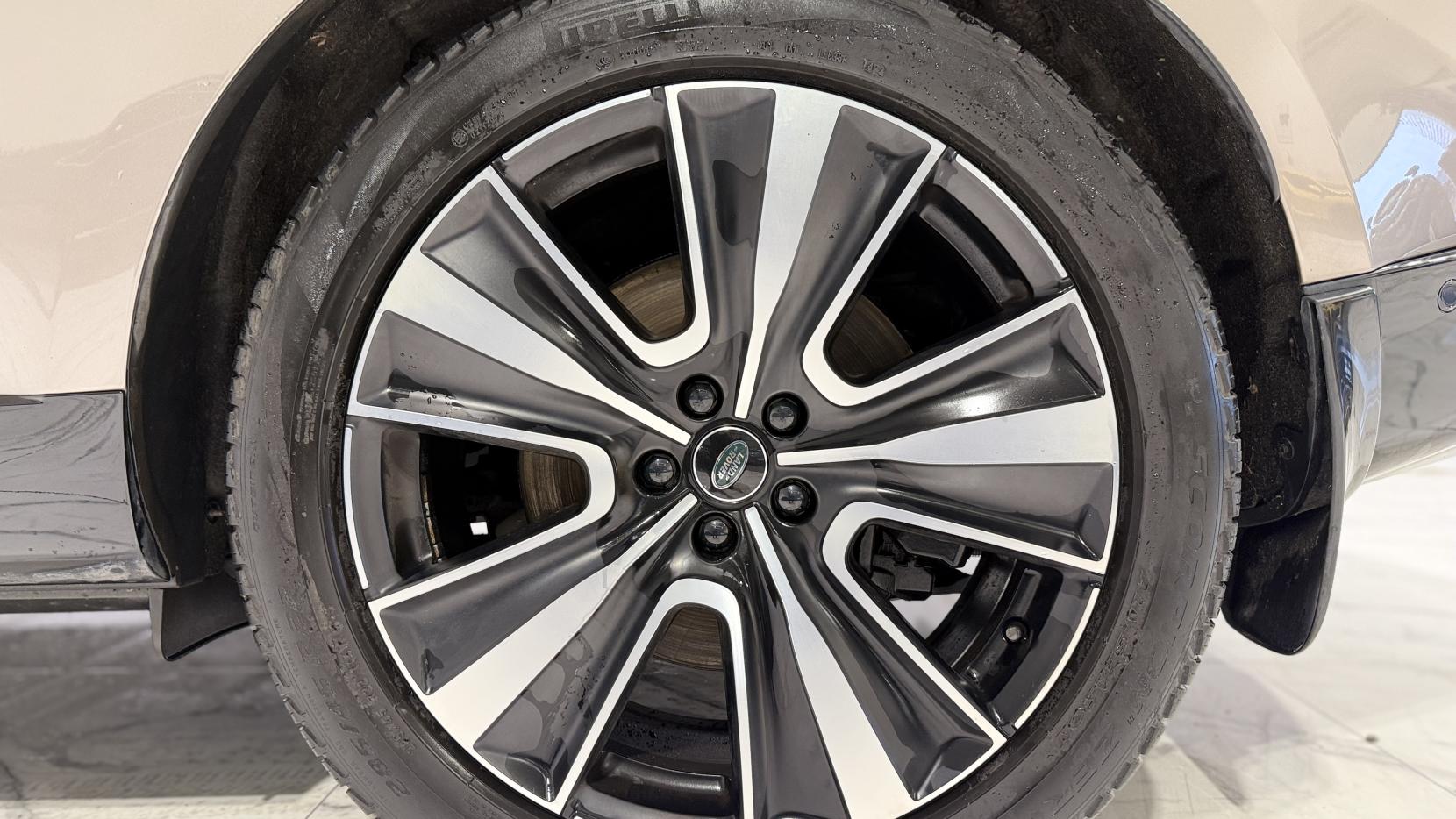 Land Rover Range Rover 3.0 P440e 38.2kWh First Edition SUV 5dr Petrol Plug-in Hybrid Auto 4WD Euro 6 (s/s) (LWB) (440 ps)