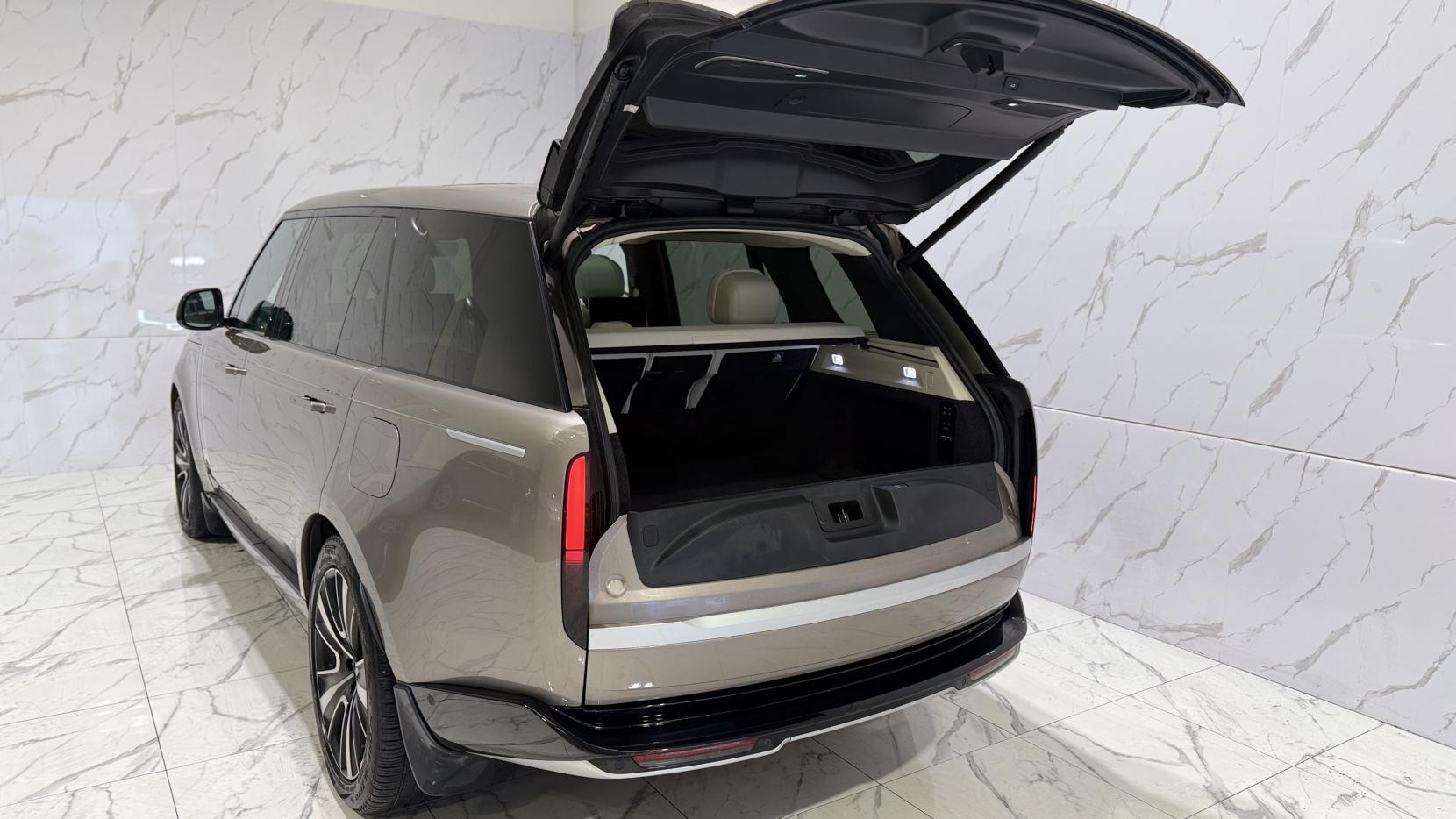 Land Rover Range Rover 3.0 P440e 38.2kWh First Edition SUV 5dr Petrol Plug-in Hybrid Auto 4WD Euro 6 (s/s) (LWB) (440 ps)