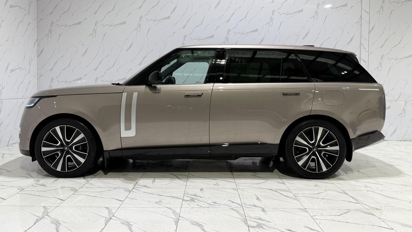 Land Rover Range Rover 3.0 P440e 38.2kWh First Edition SUV 5dr Petrol Plug-in Hybrid Auto 4WD Euro 6 (s/s) (LWB) (440 ps)