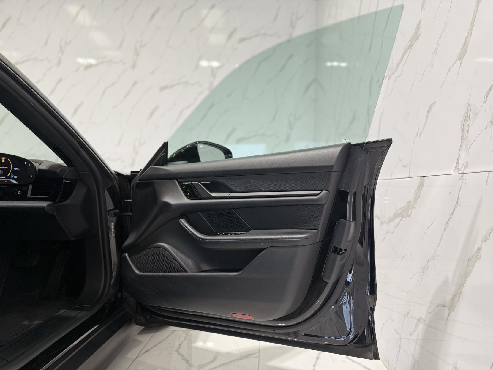 Porsche Taycan Performance Plus 93.4kWh Saloon 4dr Electric Auto RWD (11kW Charger) (476 ps)