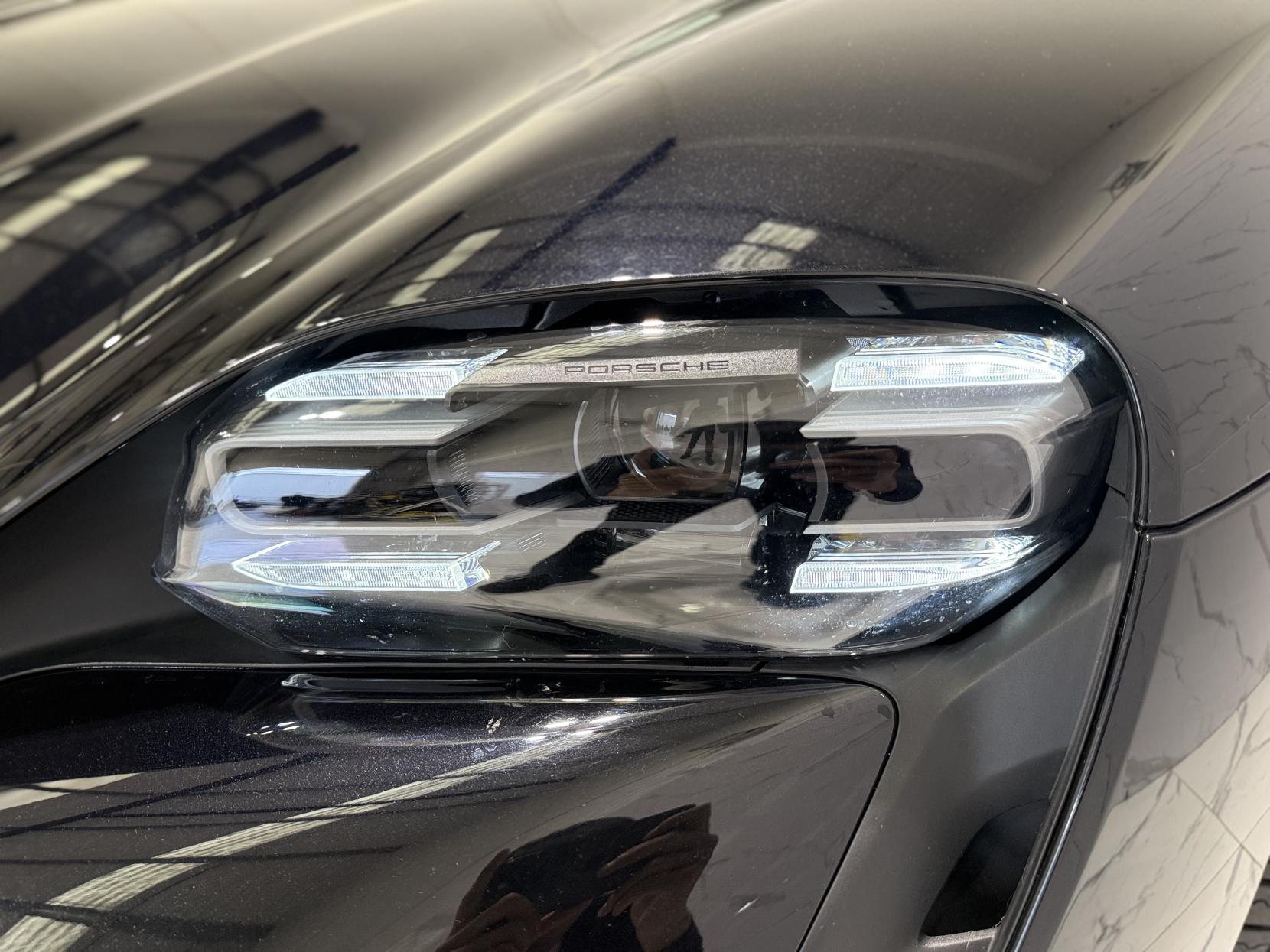 Porsche Taycan Performance Plus 93.4kWh Saloon 4dr Electric Auto RWD (11kW Charger) (476 ps)