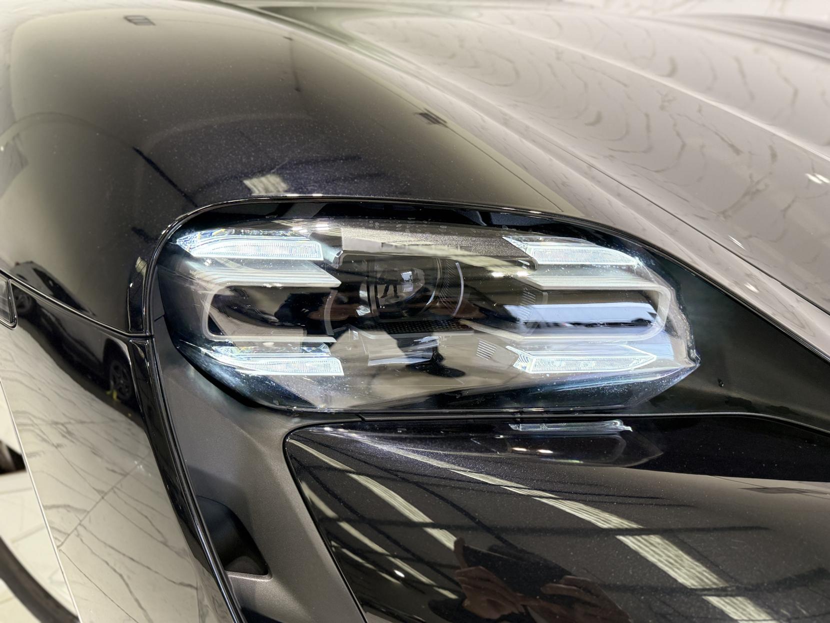 Porsche Taycan Performance Plus 93.4kWh Saloon 4dr Electric Auto RWD (11kW Charger) (476 ps)