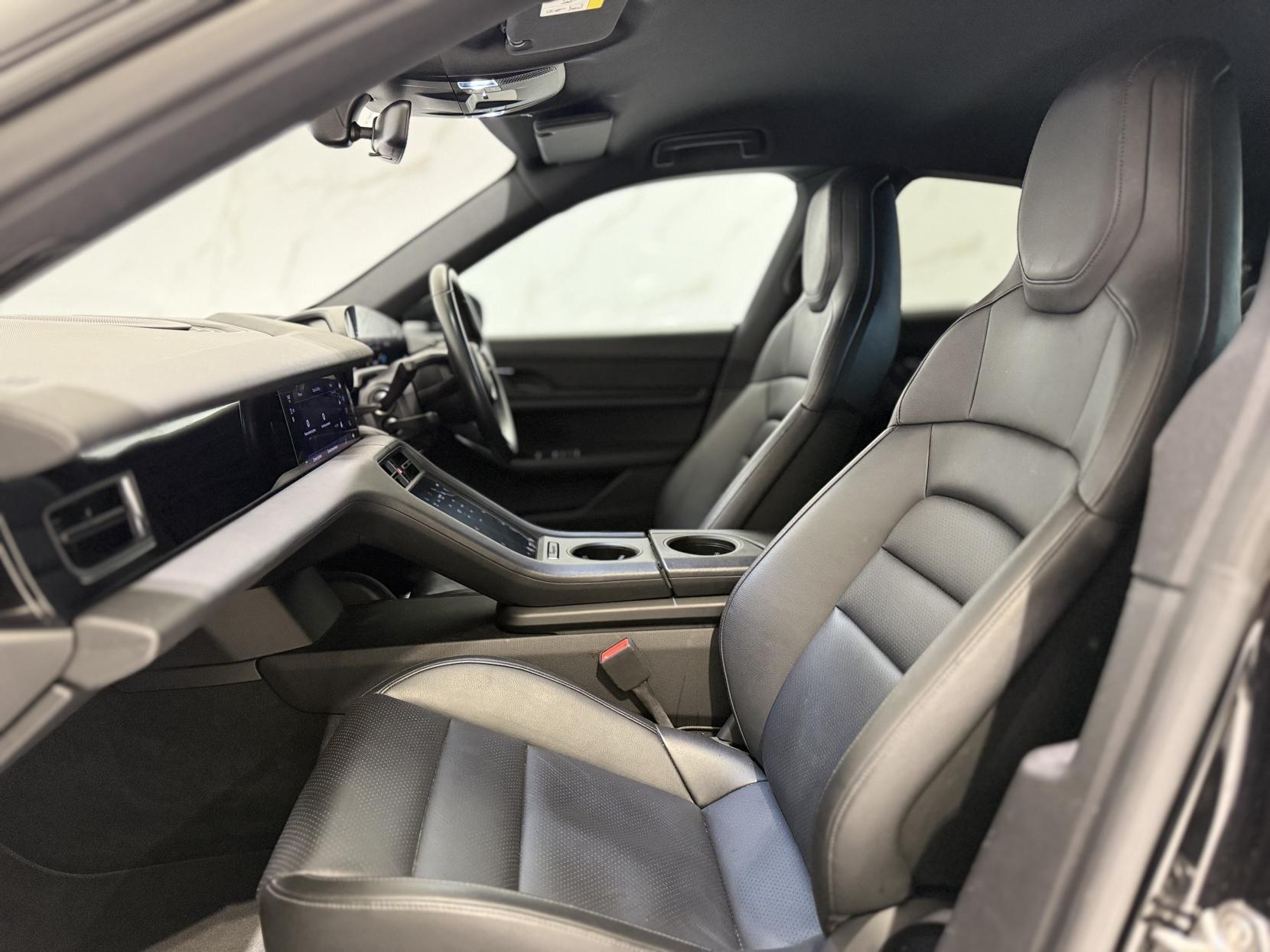 Porsche Taycan Performance Plus 93.4kWh Saloon 4dr Electric Auto RWD (11kW Charger) (476 ps)
