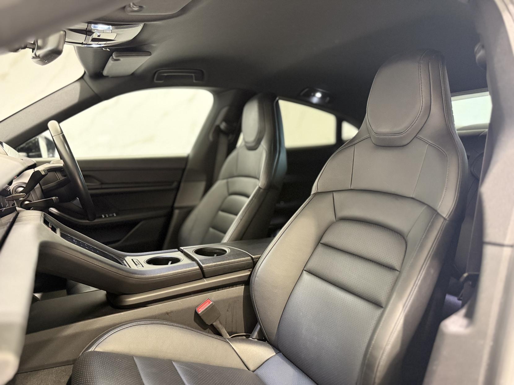 Porsche Taycan Performance Plus 93.4kWh Saloon 4dr Electric Auto RWD (11kW Charger) (476 ps)
