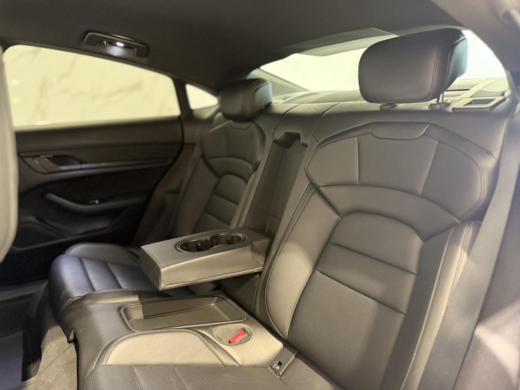 Porsche Taycan Performance Plus 93.4kWh Saloon 4dr Electric Auto RWD (11kW Charger) (476 ps)