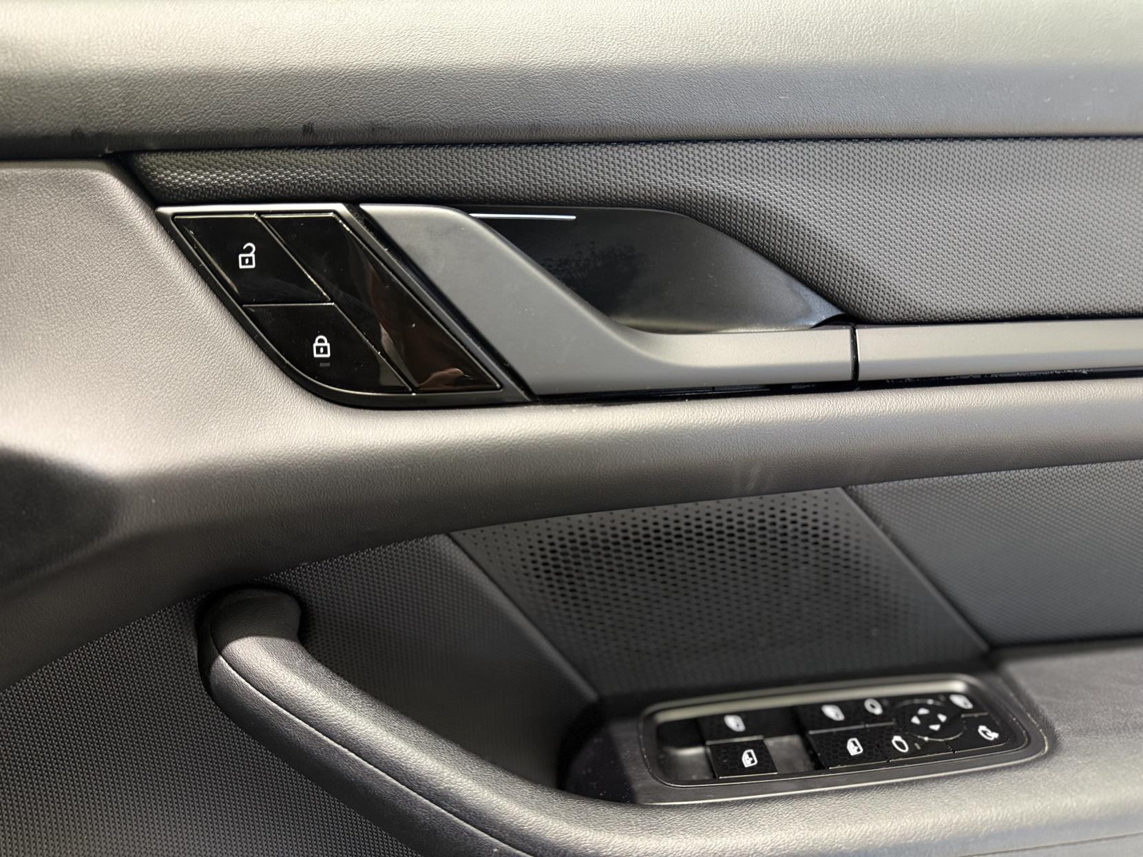Porsche Taycan Performance Plus 93.4kWh Saloon 4dr Electric Auto RWD (11kW Charger) (476 ps)