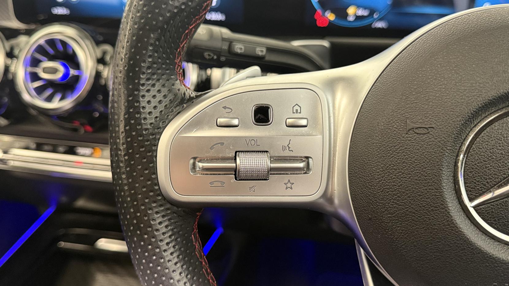 Mercedes-Benz GLB 1.3 GLB200 AMG Line (Premium Plus 2) 7G-DCT Euro 6 (s/s) 5dr