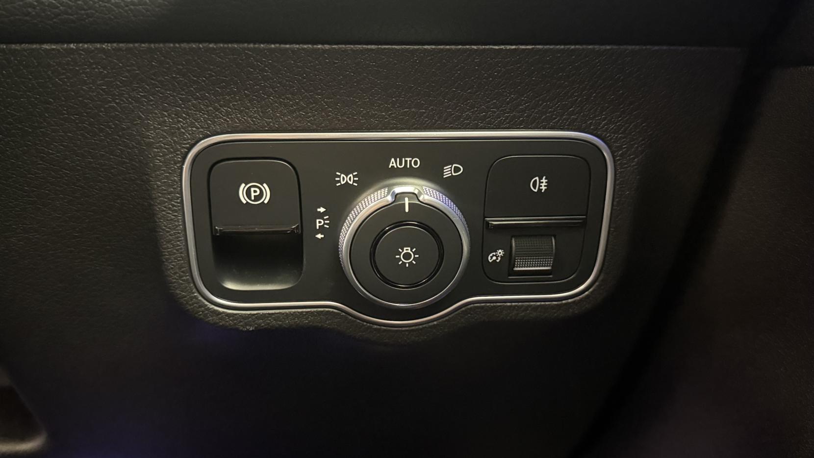 Mercedes-Benz GLB 1.3 GLB200 AMG Line (Premium Plus 2) 7G-DCT Euro 6 (s/s) 5dr