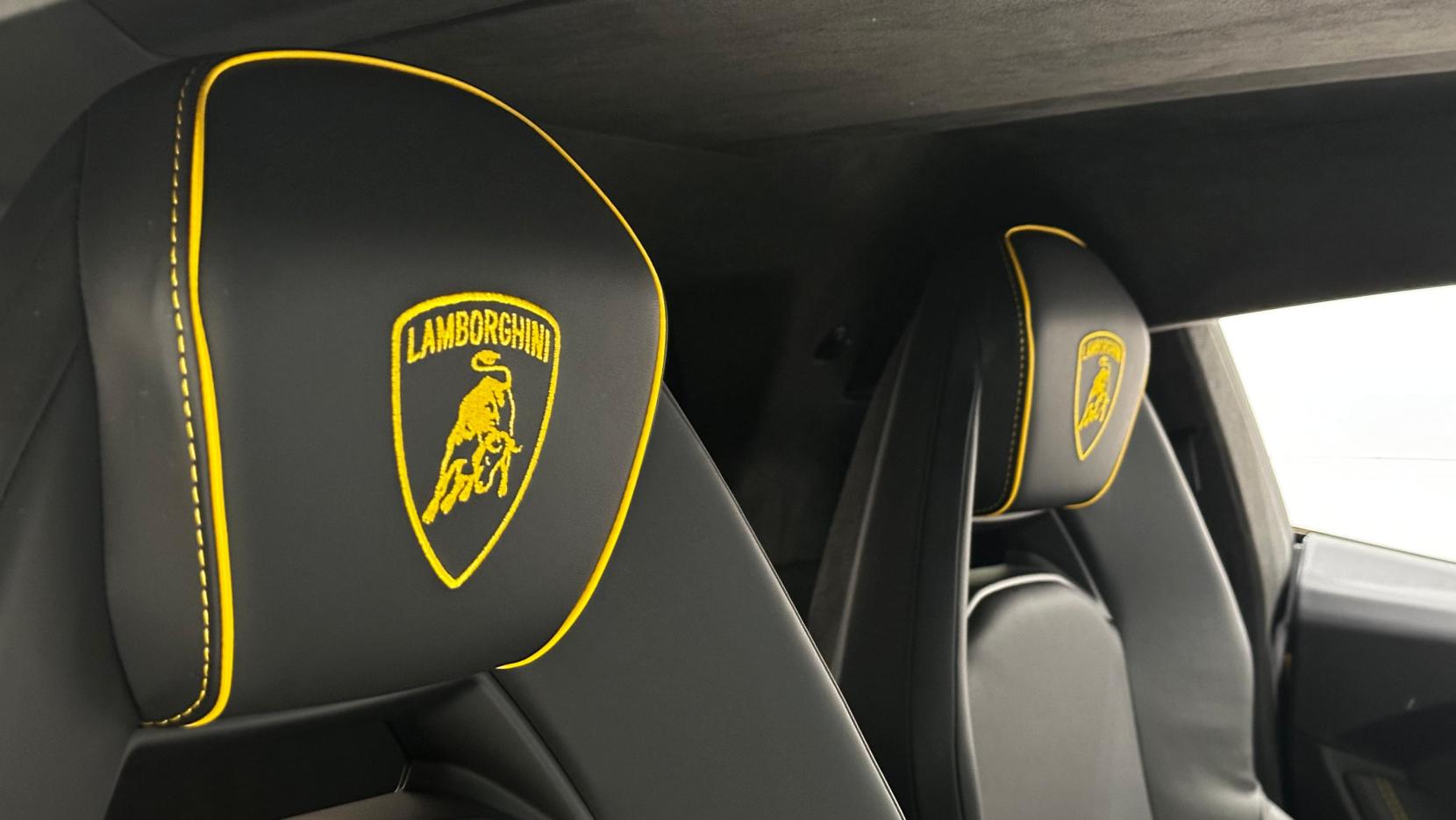 Lamborghini Revuelto 6.5 V12 HPEV 3.8kWh Coupe 2dr Petrol Plug-in Hybrid AMT 4WD Euro 6 (1015 ps)