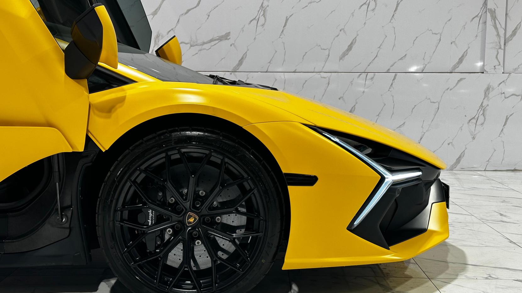 Lamborghini Revuelto 6.5 V12 HPEV 3.8kWh Coupe 2dr Petrol Plug-in Hybrid AMT 4WD Euro 6 (1015 ps)