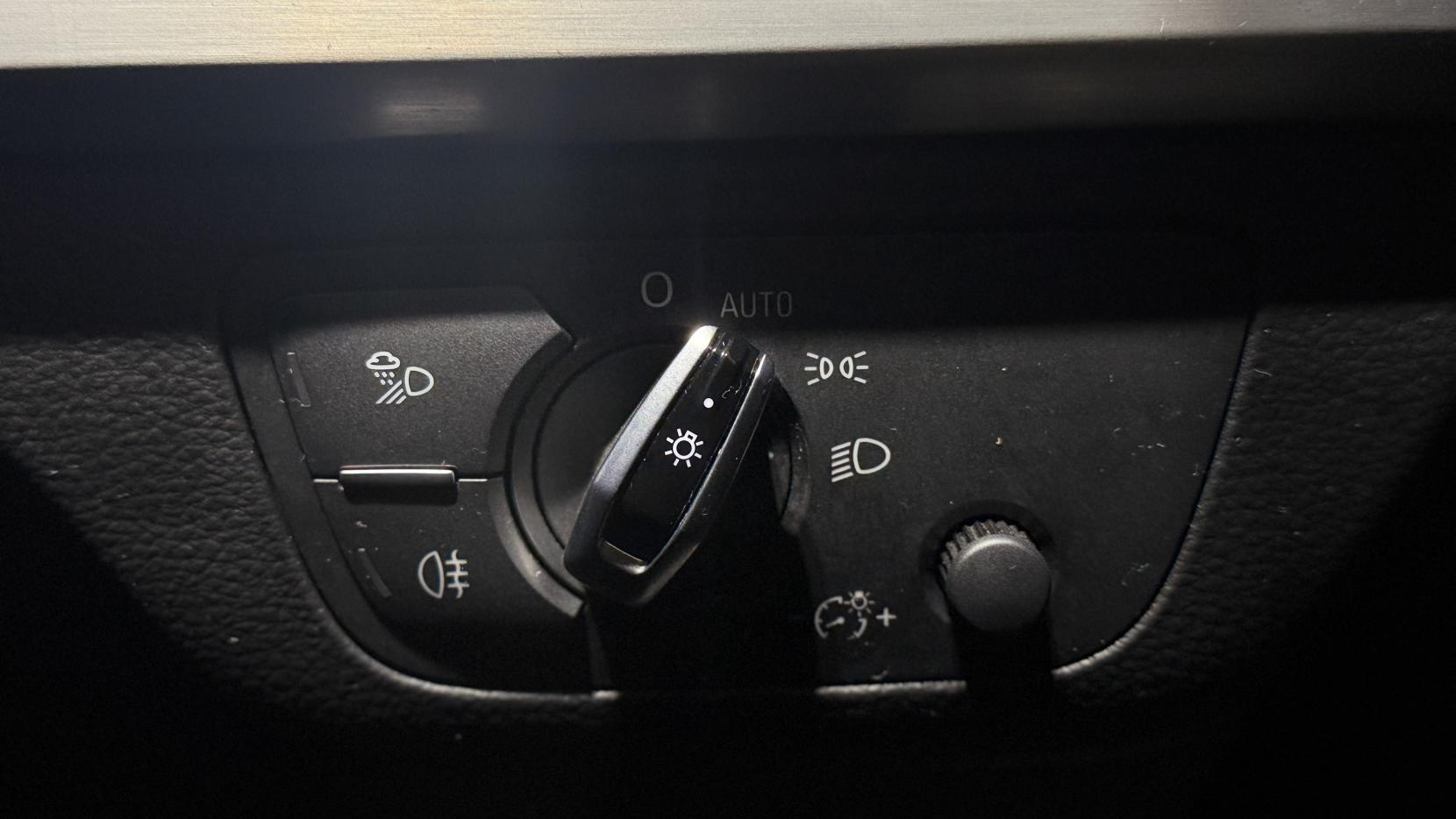 Audi Q5 2.0 TDI S line SUV 5dr Diesel S Tronic quattro Euro 6 (s/s) (190 ps)