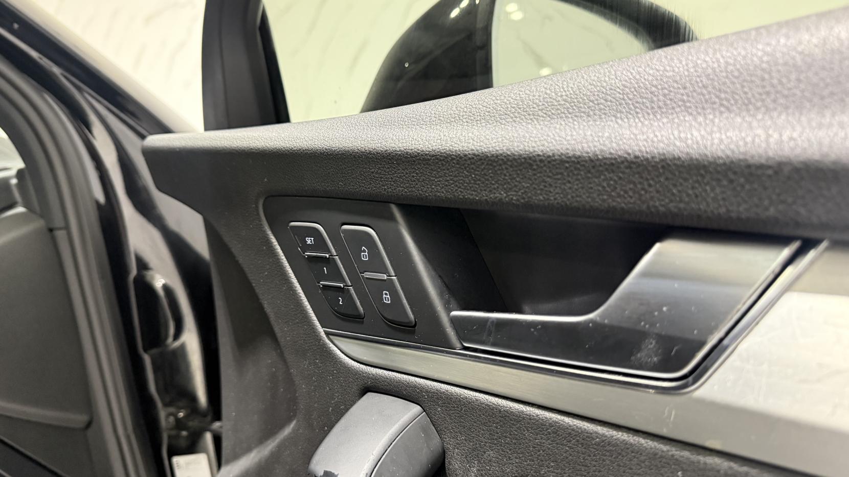 Audi Q5 2.0 TDI S line SUV 5dr Diesel S Tronic quattro Euro 6 (s/s) (190 ps)