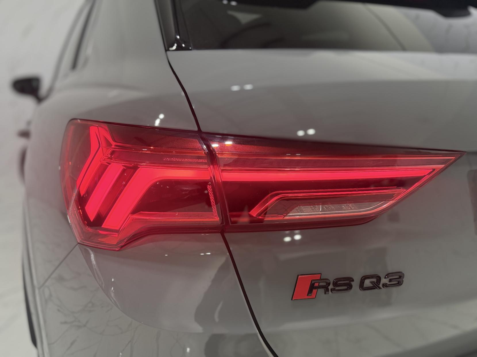 Audi RS Q3 2.5 TFSI Audi Sport Edition SUV 5dr Petrol S Tronic quattro Euro 6 (s/s) (400 ps)