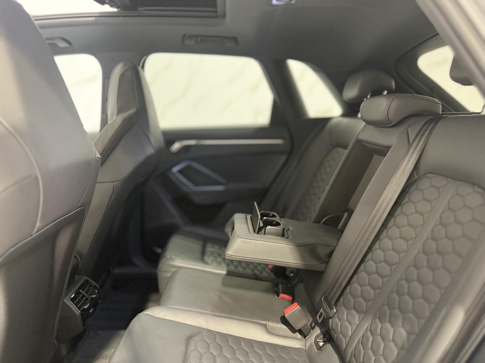 Audi RS Q3 2.5 TFSI Audi Sport Edition SUV 5dr Petrol S Tronic quattro Euro 6 (s/s) (400 ps)