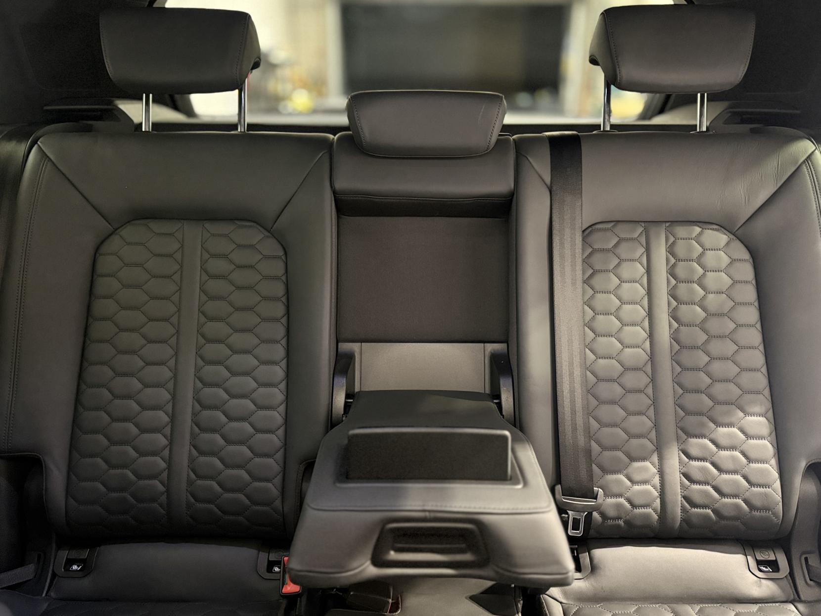 Audi RS Q3 2.5 TFSI Audi Sport Edition SUV 5dr Petrol S Tronic quattro Euro 6 (s/s) (400 ps)