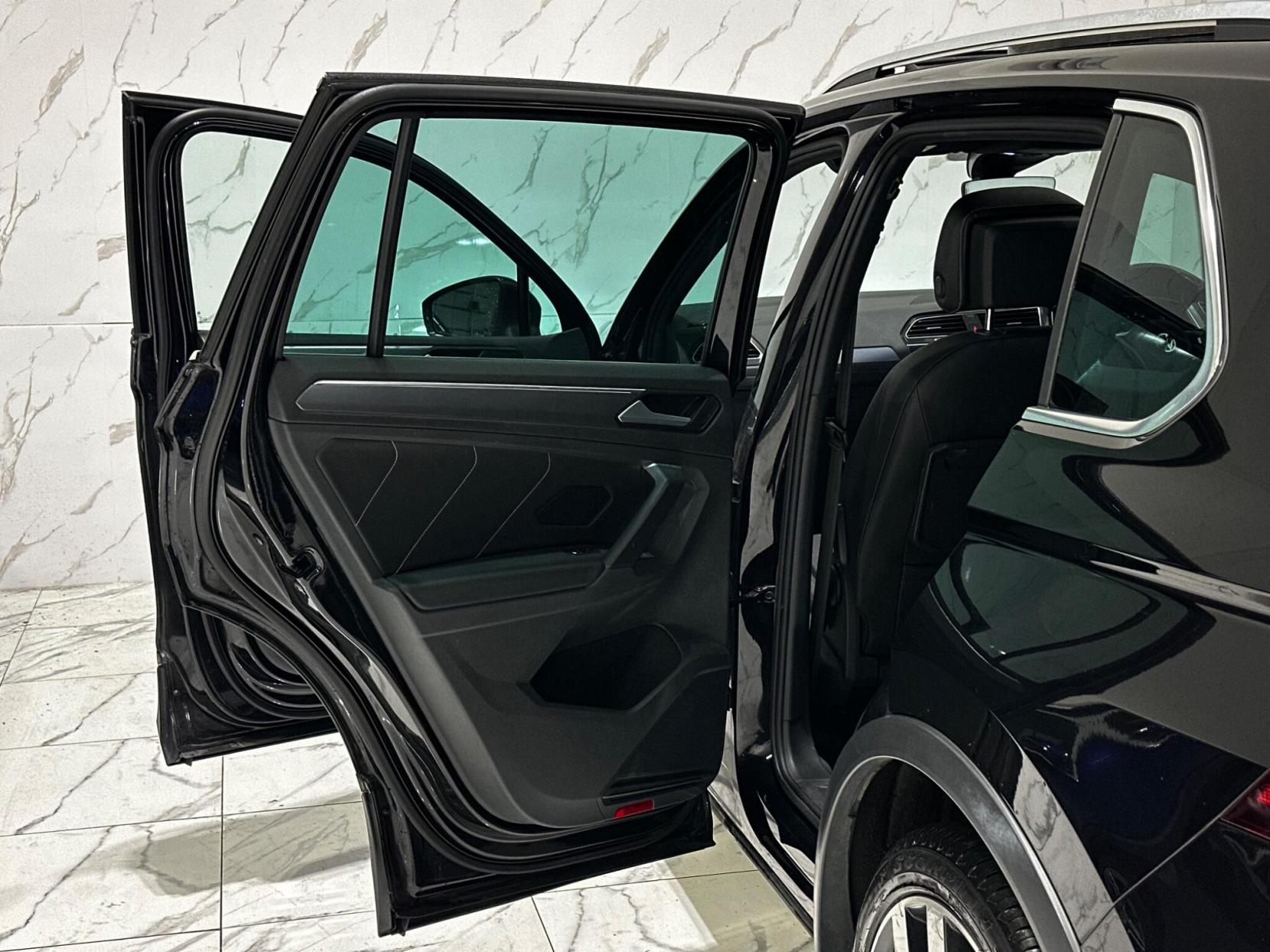 Volkswagen Tiguan 1.5 TSI EVO R-Line Tech DSG Euro 6 (s/s) 5dr