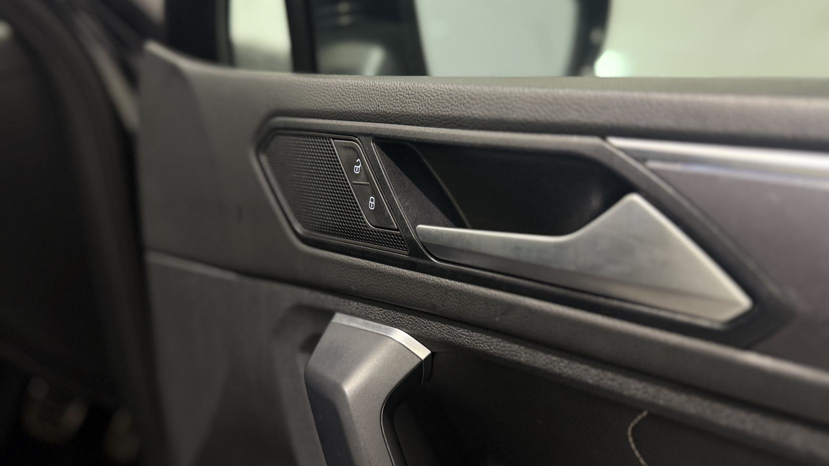 Volkswagen Tiguan 1.5 TSI EVO R-Line Tech DSG Euro 6 (s/s) 5dr