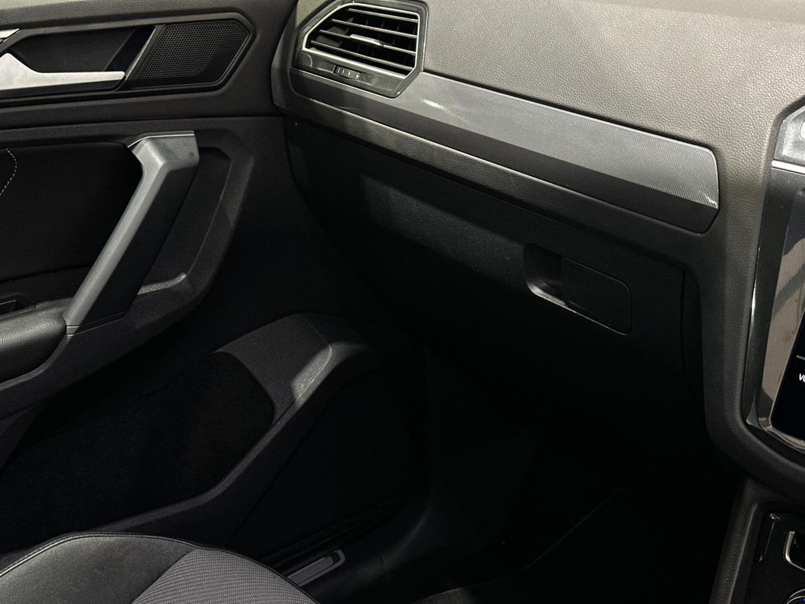 Volkswagen Tiguan 1.5 TSI EVO R-Line Tech DSG Euro 6 (s/s) 5dr