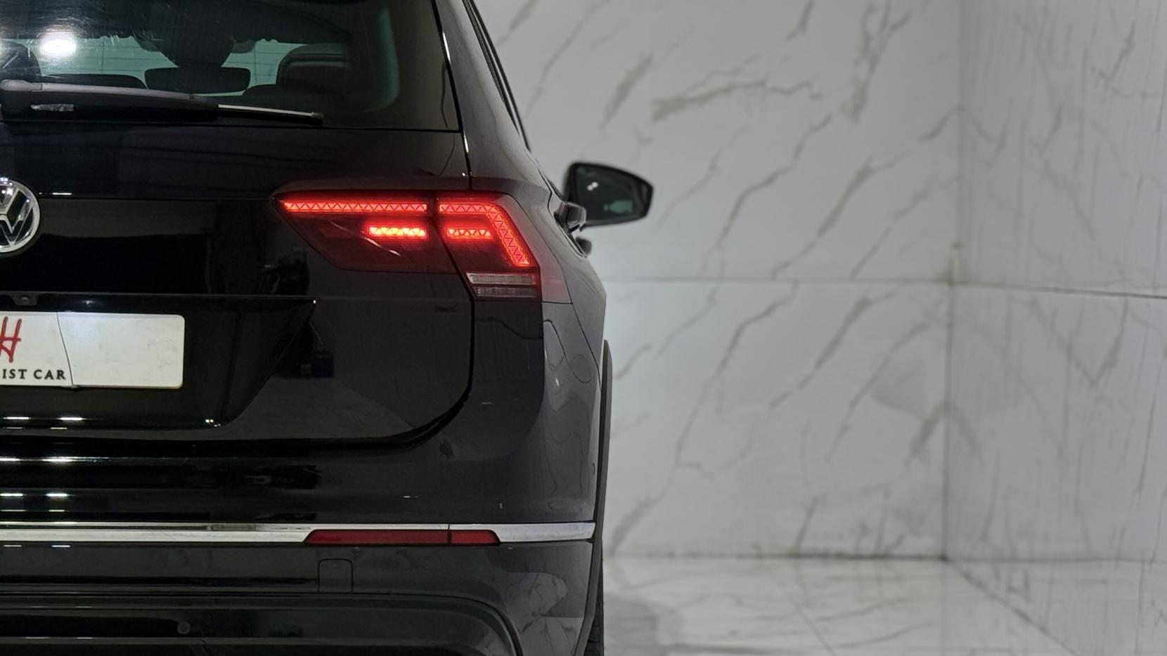 Volkswagen Tiguan 1.5 TSI EVO R-Line Tech DSG Euro 6 (s/s) 5dr