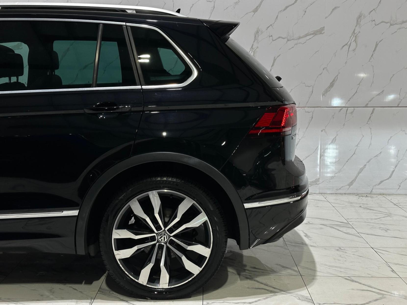Volkswagen Tiguan 1.5 TSI EVO R-Line Tech DSG Euro 6 (s/s) 5dr