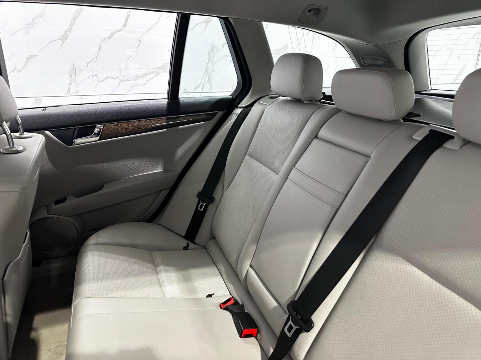 Mercedes-Benz C Class 3.5 C350 V6 Elegance G-Tronic Euro 5 5dr