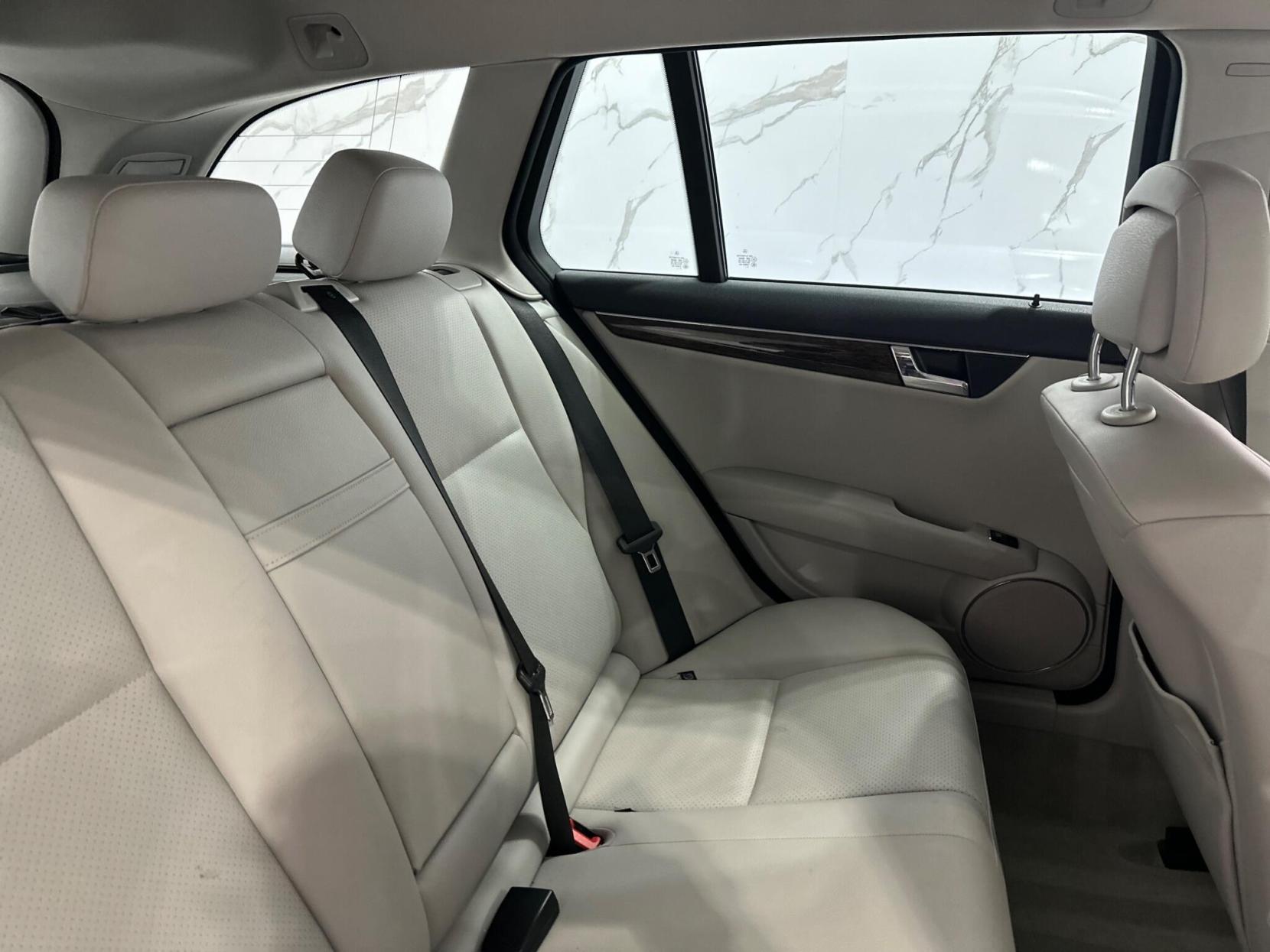 Mercedes-Benz C Class 3.5 C350 V6 Elegance G-Tronic Euro 5 5dr