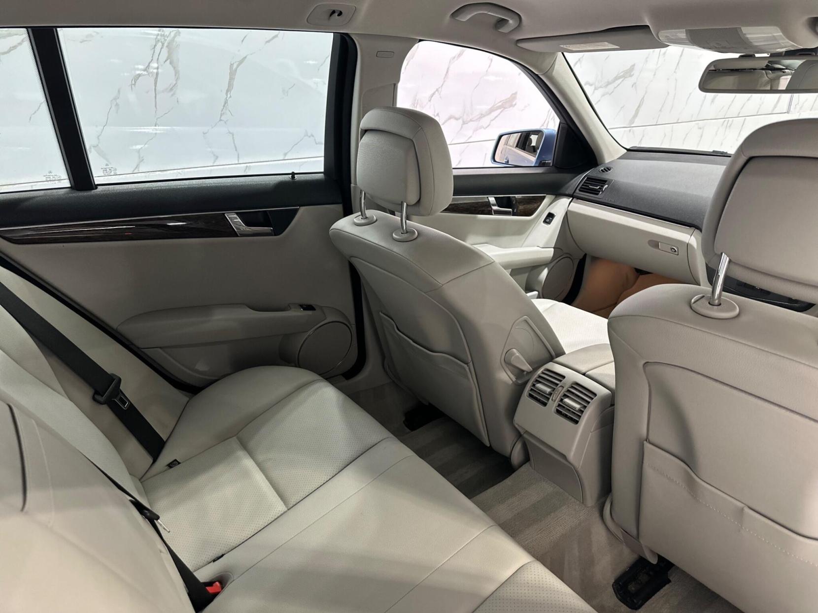 Mercedes-Benz C Class 3.5 C350 V6 Elegance G-Tronic Euro 5 5dr