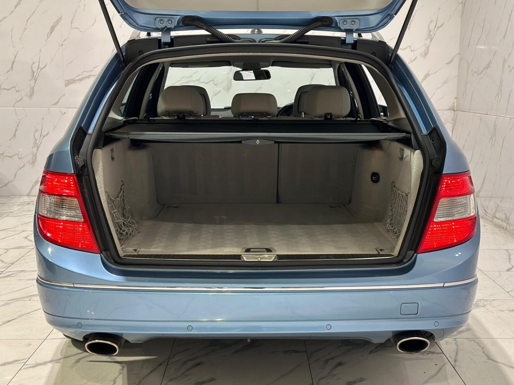 Mercedes-Benz C Class 3.5 C350 V6 Elegance G-Tronic Euro 5 5dr