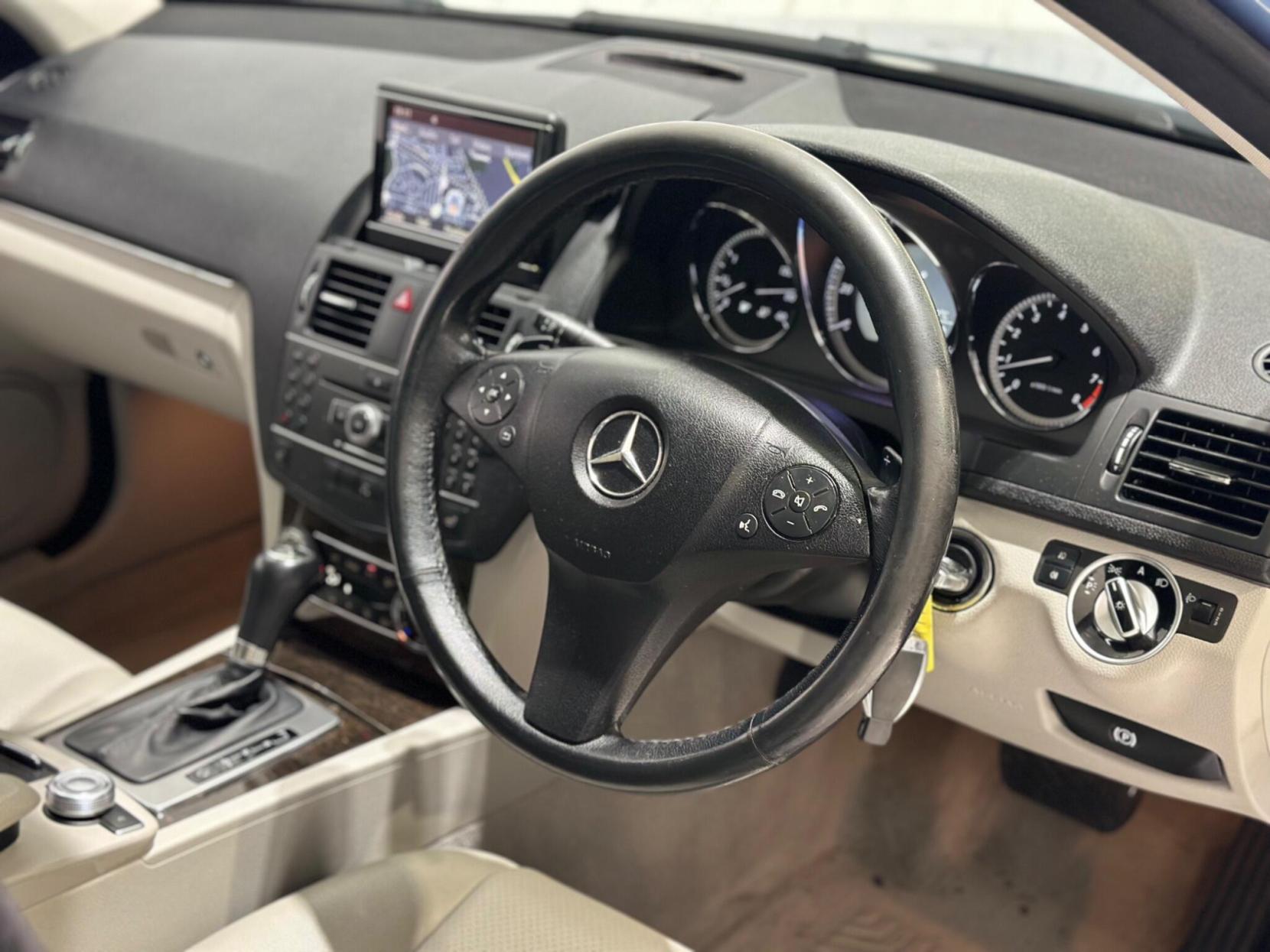 Mercedes-Benz C Class 3.5 C350 V6 Elegance G-Tronic Euro 5 5dr