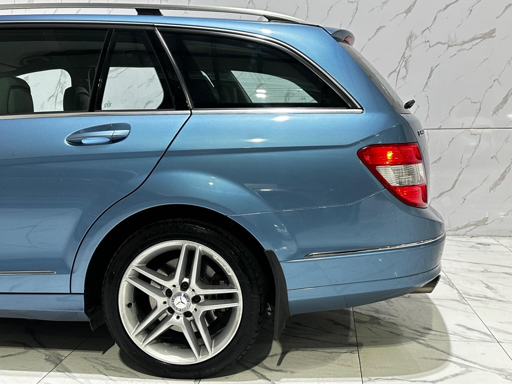 Mercedes-Benz C Class 3.5 C350 V6 Elegance G-Tronic Euro 5 5dr