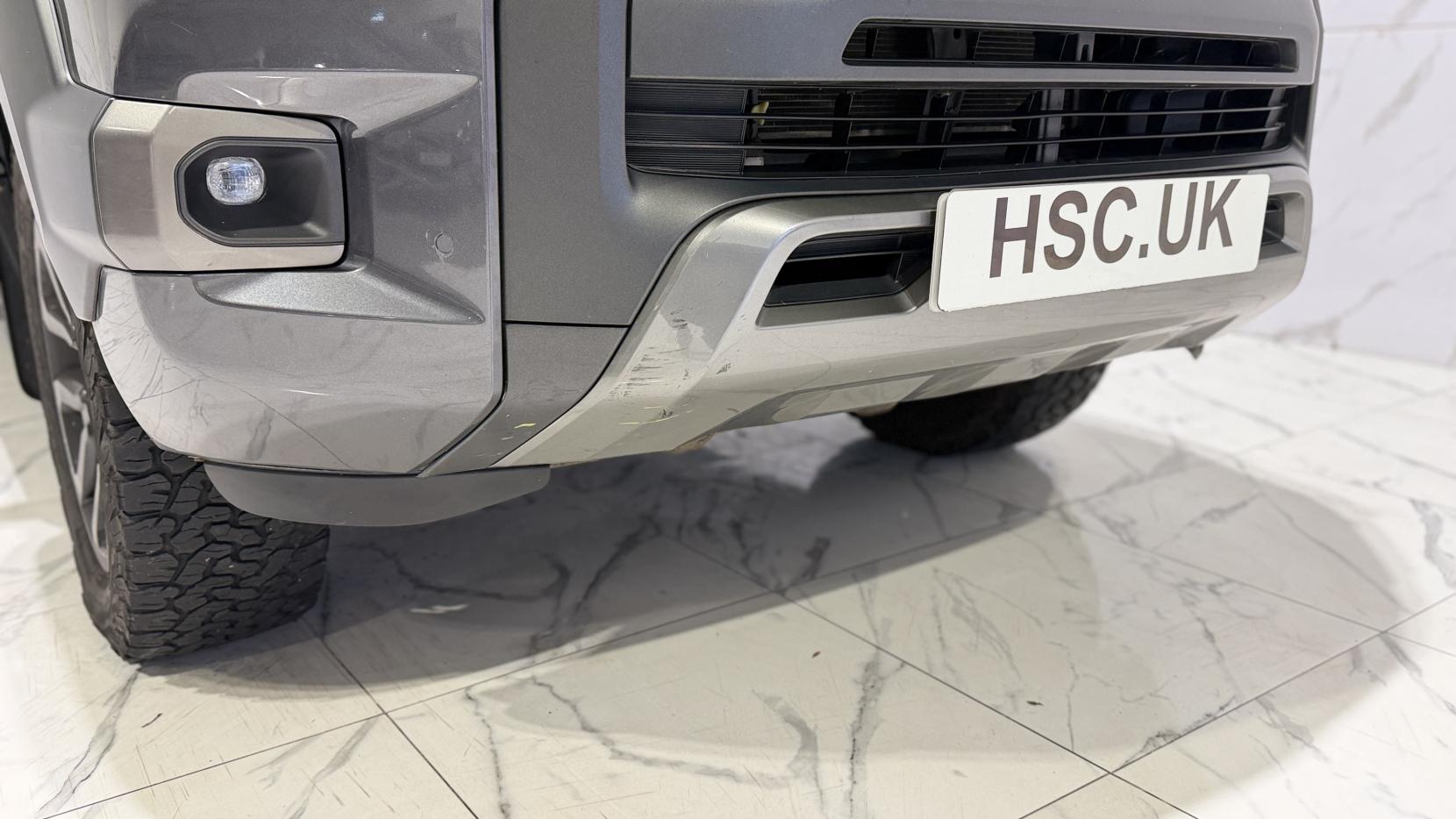 Toyota Hilux 2.8 D-4D Invincible X Pickup Double Cab 4dr Diesel Auto 4WD Euro 6 (s/s) (204 ps)