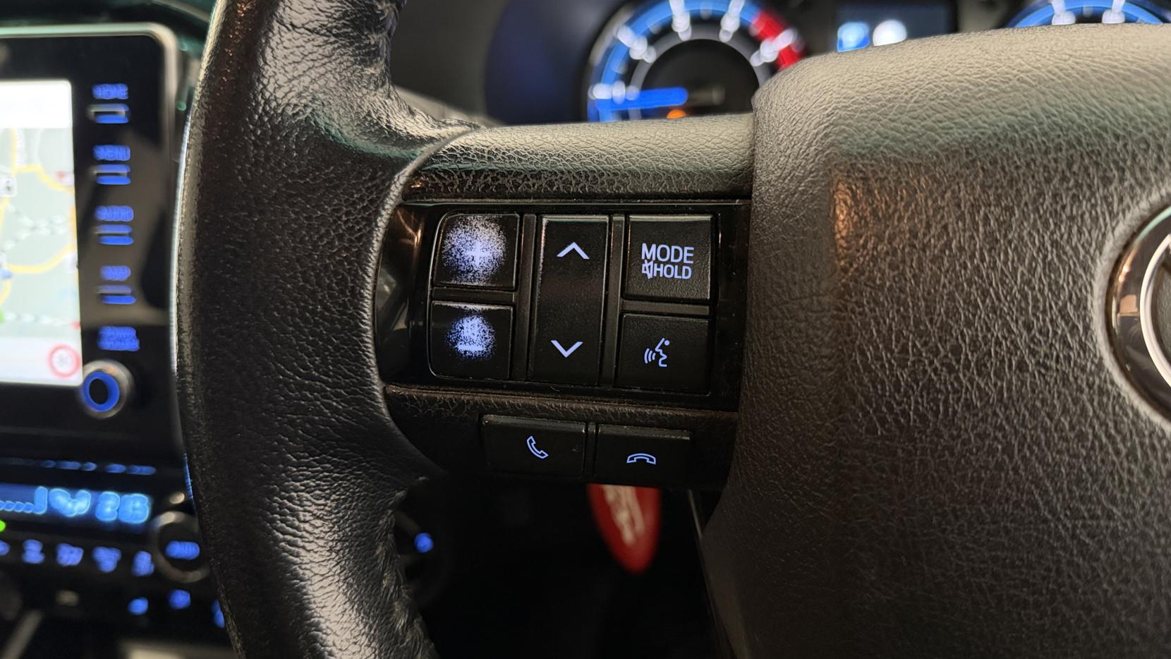 Toyota Hilux 2.8 D-4D Invincible X Pickup Double Cab 4dr Diesel Auto 4WD Euro 6 (s/s) (204 ps)