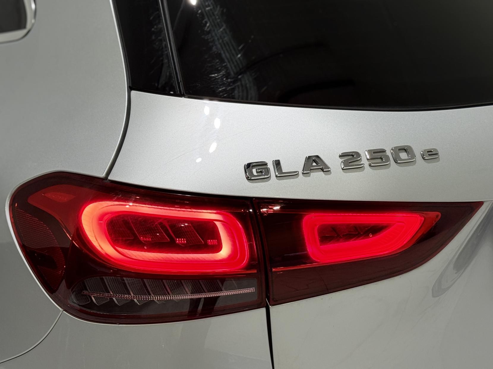 Mercedes-Benz GLA 1.3 GLA250e 15.6kWh Exclusive Edition (Premium Plus) SUV 5dr Petrol Plug-in Hybrid 8G-DCT Euro 6 (s/s) (218 ps)