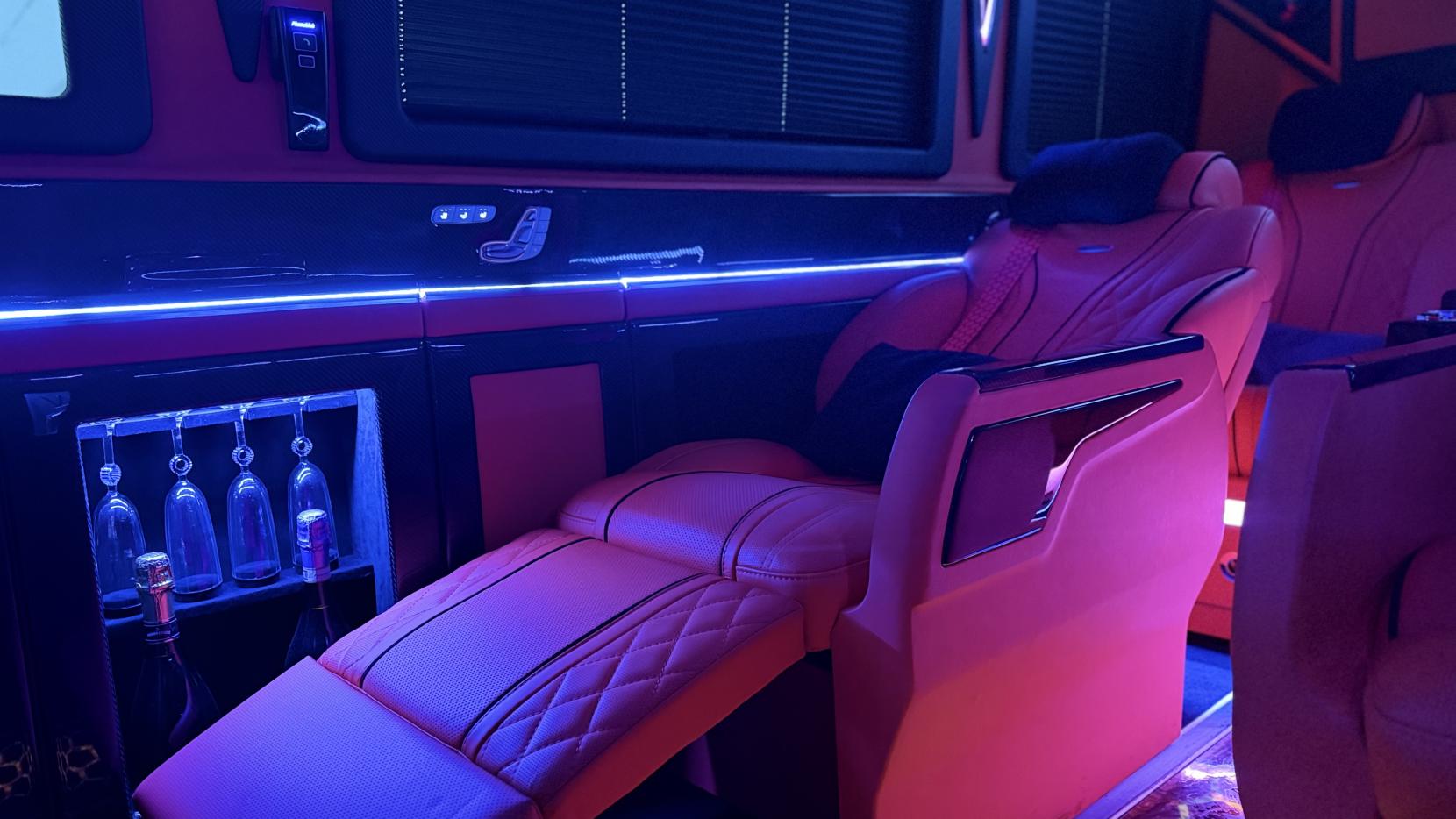 Mercedes-Benz Sprinter 2.0 319 CDI HD Premium Panel Van 5dr Diesel G-Tronic RWD L4 H3 Euro 6 (s/s) (190 ps)