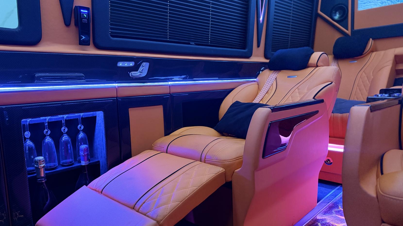 Mercedes-Benz Sprinter 2.0 319 CDI HD Premium Panel Van 5dr Diesel G-Tronic RWD L4 H3 Euro 6 (s/s) (190 ps)