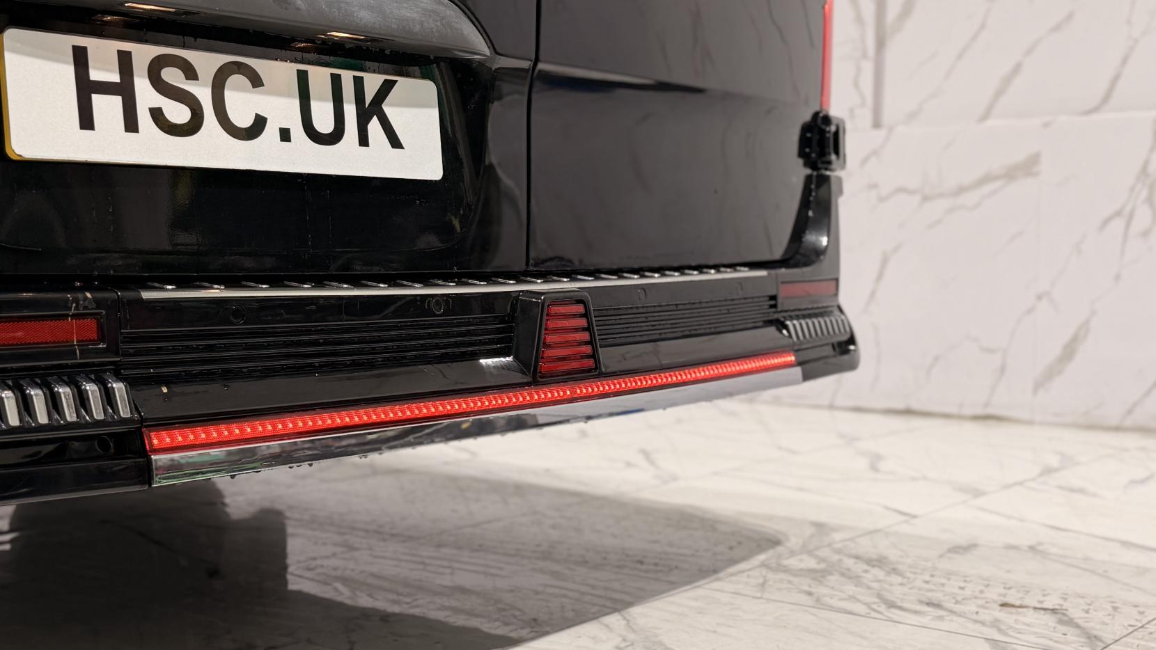 Mercedes-Benz Sprinter 2.0 319 CDI HD Premium Panel Van 5dr Diesel G-Tronic RWD L4 H3 Euro 6 (s/s) (190 ps)