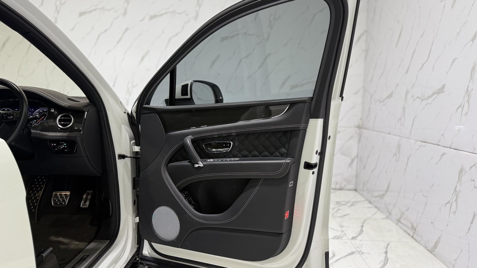 Bentley Bentayga 4.0 V8 SUV 5dr Petrol Auto 4WD Euro 6 (s/s) (550 ps)