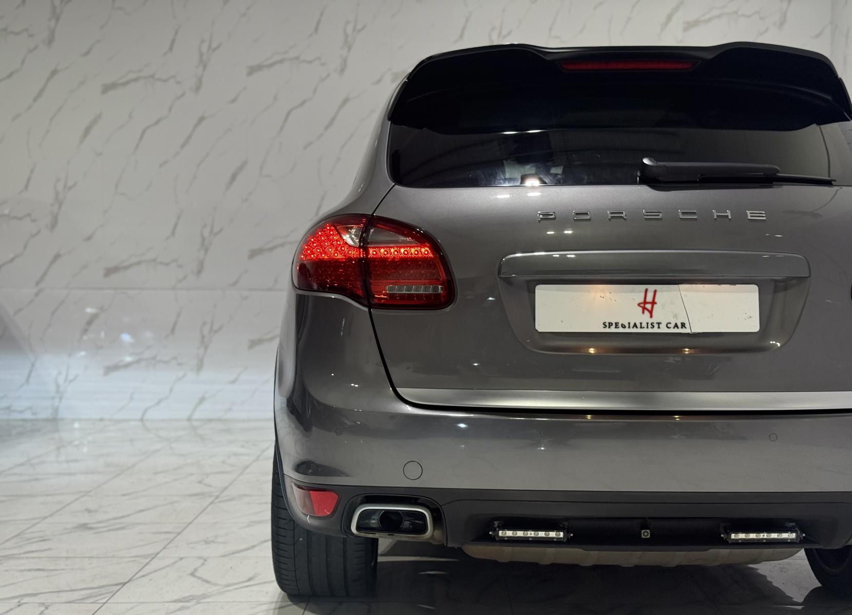 Porsche Cayenne 3.0 TD V6 SUV 5dr Diesel Tiptronic 4WD Euro 5 (s/s) (240 ps)