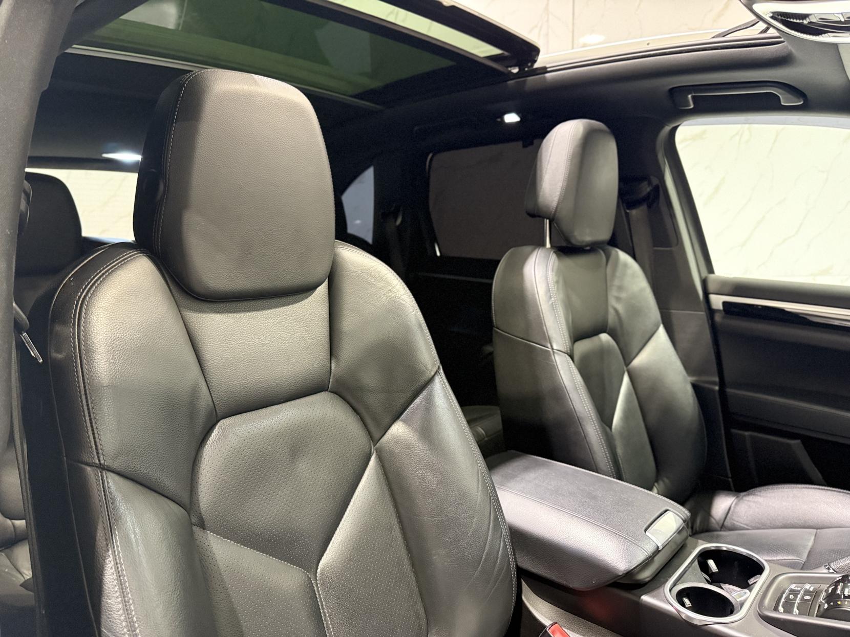 Porsche Cayenne 3.0 TD V6 SUV 5dr Diesel Tiptronic 4WD Euro 5 (s/s) (240 ps)
