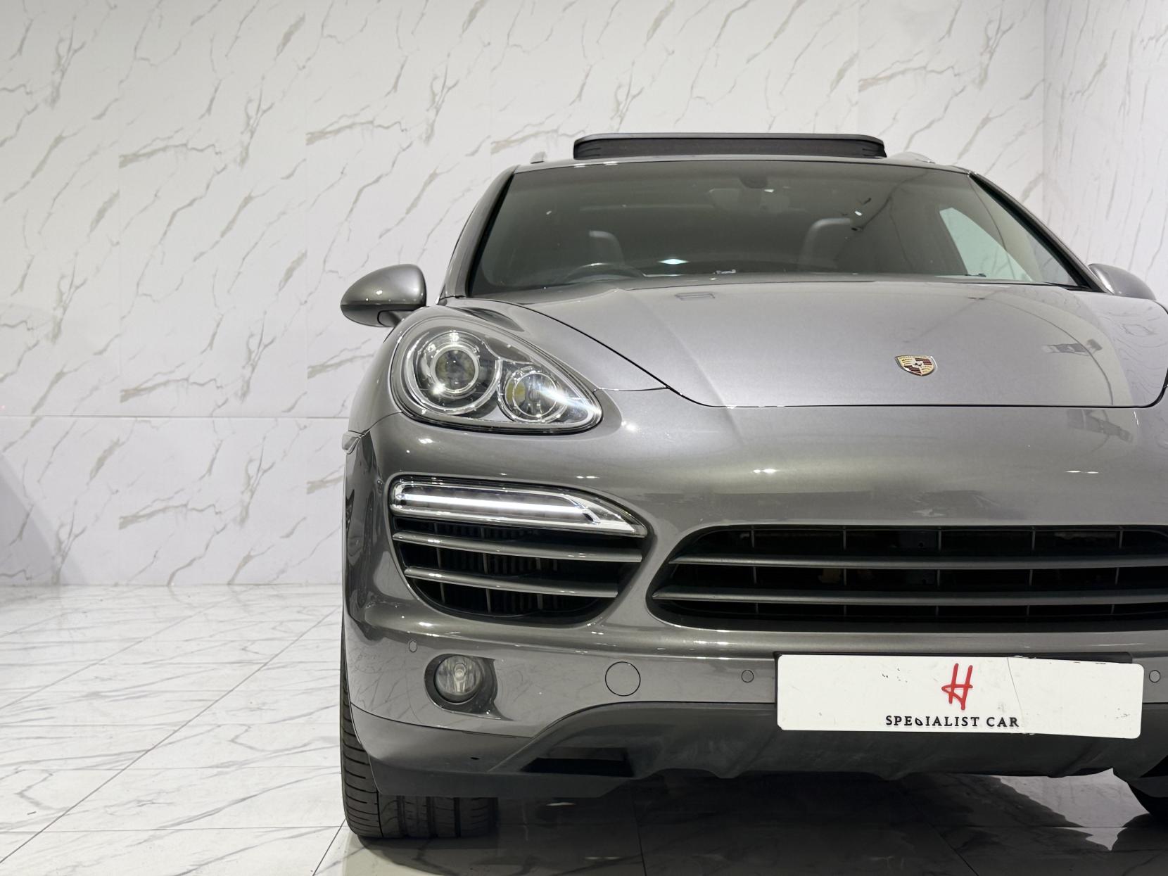 Porsche Cayenne 3.0 TD V6 SUV 5dr Diesel Tiptronic 4WD Euro 5 (s/s) (240 ps)