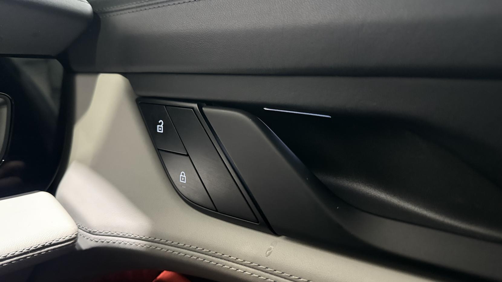 Porsche Taycan Performance 79.2kWh 4S Saloon 4dr Electric Auto 4WD (11kW Charger) (530 ps)