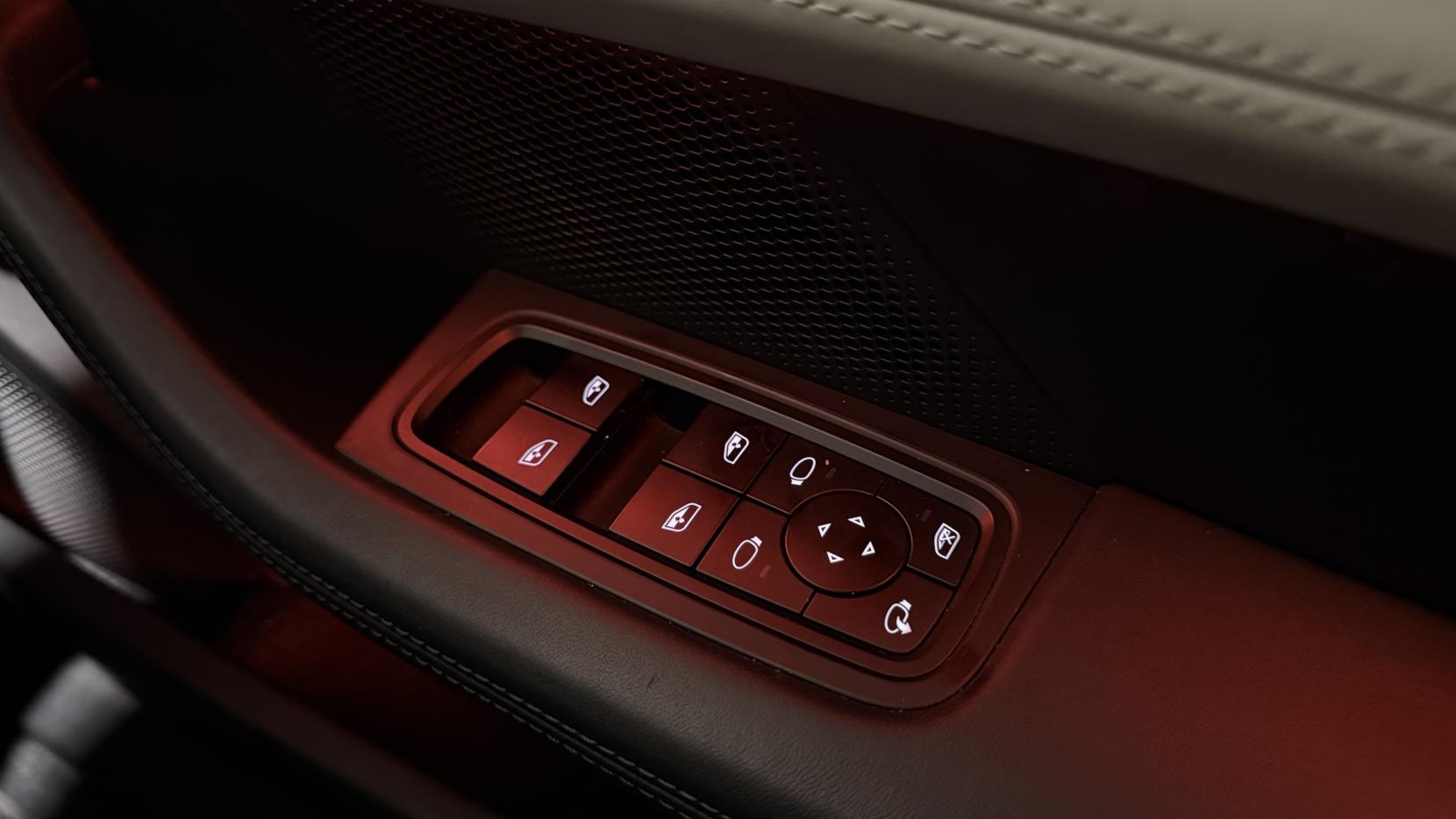 Porsche Taycan Performance 79.2kWh 4S Saloon 4dr Electric Auto 4WD (11kW Charger) (530 ps)